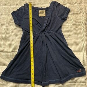 Medium navy blue Hollister shirt sleeve top